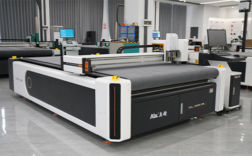 奧鐳光伏膠膜切割機(jī)